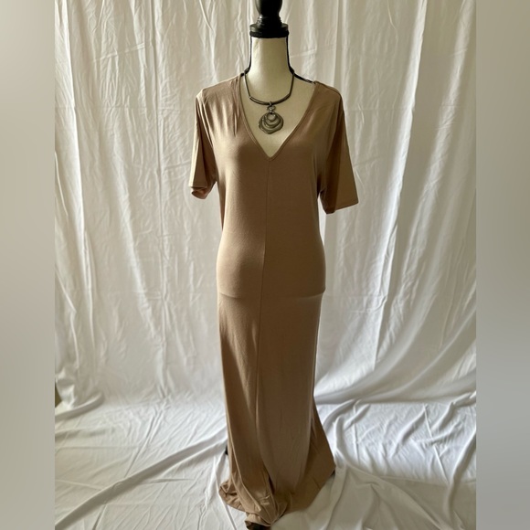 BN Plus Size Oversized V Short Sleeve Mocha Maxi Dress Various - Picture 6 of 10